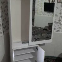 جاکفشی  و جالباسی اینه دار