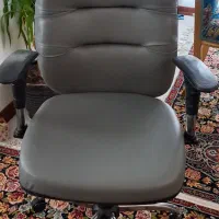 صندلی چرخدار جک دار(تمیز و سالم در حد نو)