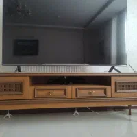 میز تلویزیون نو و بسیار تمیز