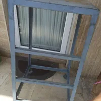 چهار پایه فلزی