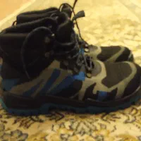 کتونی|کیف، کفش، کمربند|فشاپویه, |دیوار