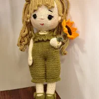 دختر مجلسی دستبافت ، یشمی پوش مو بلوند