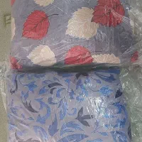 تعداد ۱۷ عدد بالشت نو