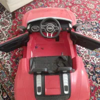 ماشین شارژش آئودی وکفش اسکیت|دوچرخه، اسکیت، اسکوتر|محلات, |دیوار