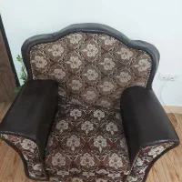 فروش مبل ۴ نفره سالم بعلت تغیر دکوراسیون|مبلمان خانگی و میز عسلی|رشت, شهرک شهید رجایی|دیوار