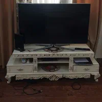 میز تلویزیون سفید رنگ