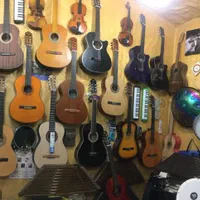 خرید و فروش انواع گیتار|گیتار، بیس، امپلیفایر|تبریز, |دیوار