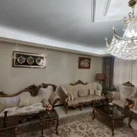 یک دست مبلمان و میز غذاخوری ۸ نفره در حد نو