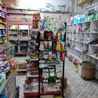 فروشنده خانم برا سوپرمارکت میخوام