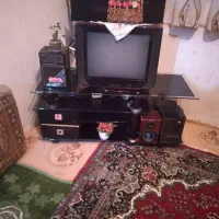 تلوزیون و میز تلوزیون