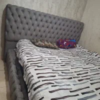 یک تخت خاب دونفره همراه تشک رویال