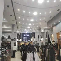 فروشنده و صندوقدار با تجربه خانم