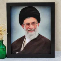 قاب عکس رهبر