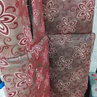 مبل چهار نفره سالم به علت کمبود جا