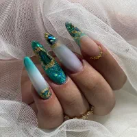 کاشت ناخن ۳۰۰ و کار فوق العاده تمیز