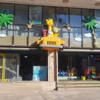 مربی کودک جوان وبا انظباط