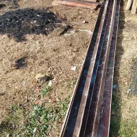 تعدادی تیر آهن به فروش میرسد