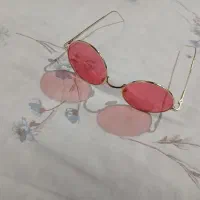 یک عدد عینک فانتزی دخترانه