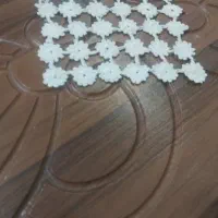 حیاط-گلنگلی