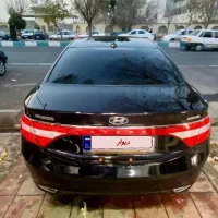 ازرا گرنجور مدل ۲۰۱۲