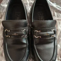 کفش و کت و لباس بچه گانه