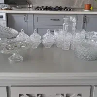 بوفه  سرویس پذیرایی به فروش می‌رسید