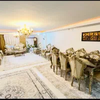 مبلمان سلطنتی و میزناهارخوری و آینه کنسول درحد نو