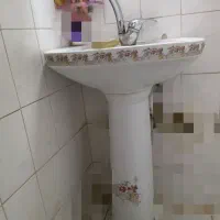 روشویی سالم و گلدار با شیر اهرمی