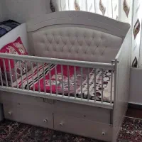 تخت نوزاد گهواره دار|تخت و صندلی بچه|سقز, |دیوار