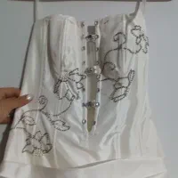 لباس عروس مدل قدیمی اما قشنگه دنباله دار هستش|لباس|کرج, حصارک بالا|دیوار