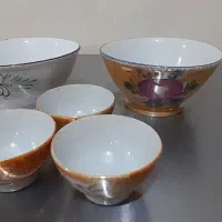 تعداد زیادی ظروف