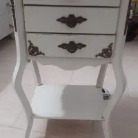 میز تلفن فقط ۱۰۰