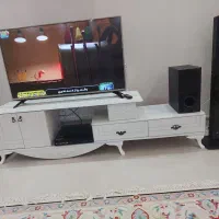 میز تلویزیون سفید در حد نو