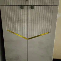 تعدادی لوازم خانه|میز تلویزیون|سیب و سوران, |دیوار