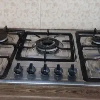 گاز پنج شعله صفحه ای همراه با کابینت زیرش
