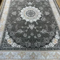 فرش ایرانی با نقشونگار زیبا
