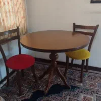 میز و صندلی چوبی با چوب گردو