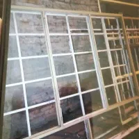 پنجره ویک عدد درب ضد سرقت