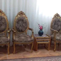 مبل سلطنتی ۹ نفره با یک عدد میز جلو مبلی