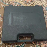 یک دستگاه میخ کوب برقی|ابزارآلات|آبسرد, |دیوار