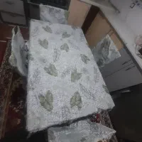 میز غذا خوری چهار نفره کار کرده