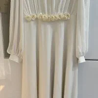 پیراهن بلند سفید|لباس|رشت, رشتیان|دیوار