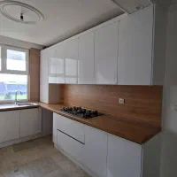 کابینت سفید و چوب سفارشی از طراحی تا ساخت