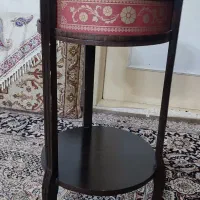 میز کنار سالن