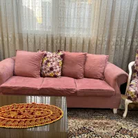 مبلمان به همراه جلومبلی