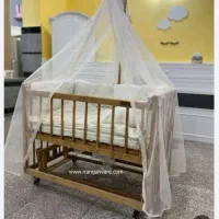 تخت کنار مادر نو