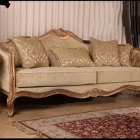 کارگر ماهر رویه کوب مبل استیل و کلاسیک