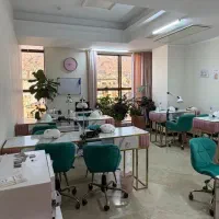 جذب نیروی ماهر در سالن تخصصی ناخن و مژه رودسر