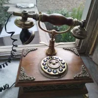 تلفن قدیمی در حد