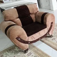 فروش فوری مبل جلو مبلی میز نهارخوری ۴نفره ۲عدد فرش|میز و صندلی غذاخوری|بندر انزلی, معلم|دیوار